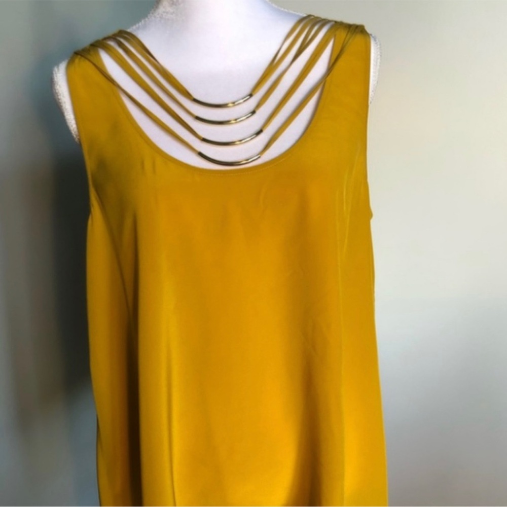 BCBGMAXAZRIA Gold Accent Blouse & Denim Short - Picture 5 of 12